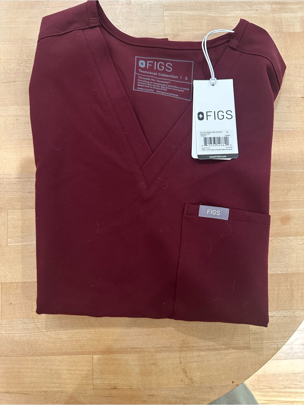 FIGS Caterina one pocket scrub top burgundy